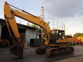 CAT large Excavator E200B