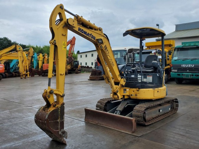 PC40MR-3　スイングブラケット　スイングポスト　KOMATSU　コマツ　建設機械　　建機　ユンボ