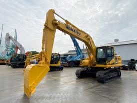 KOMATSU large Excavator PC200-11