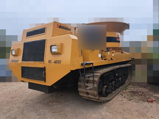 自走式木材破砕機 MC-4000