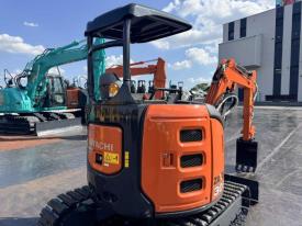 ミニユンボ（ミニショベル）ZX30U-5B