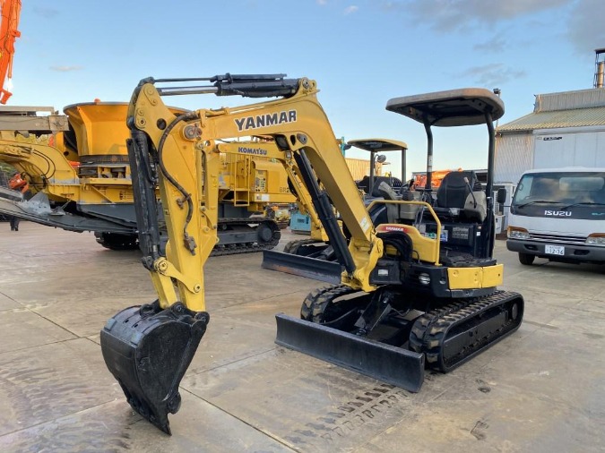 ヤンマー ミニユンボ（ミニショベル）2t~3t Vio30-6