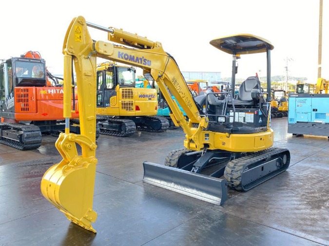 コマツ ミニユンボ(ミニショベル)2t~3t PC30MR-5