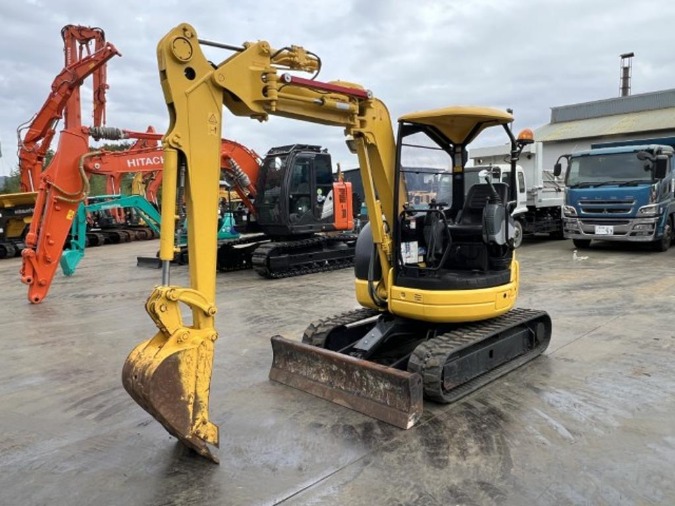 コマツ ミニユンボ（ミニ油圧ショベル）~1t PC30UU-5