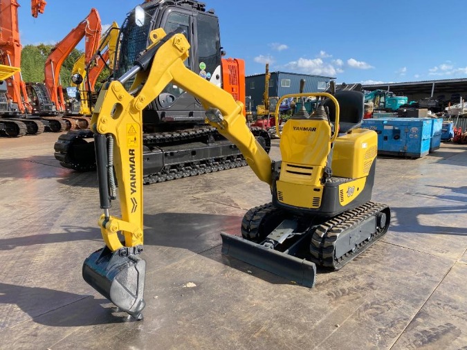 ヤンマー ミニユンボ（ミニ油圧ショベル）~1t J09