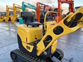 ミニユンボ（ミニショベル）J09