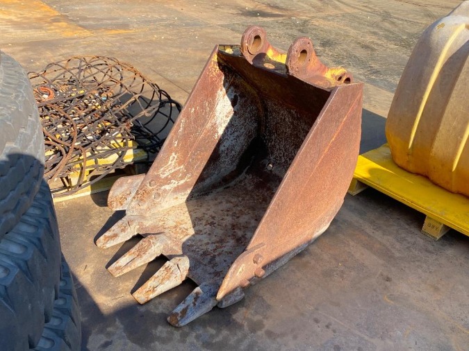  スケルトンバケット 