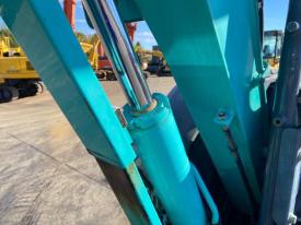 ミニユンボ（ミニショベル）SK30UR-6