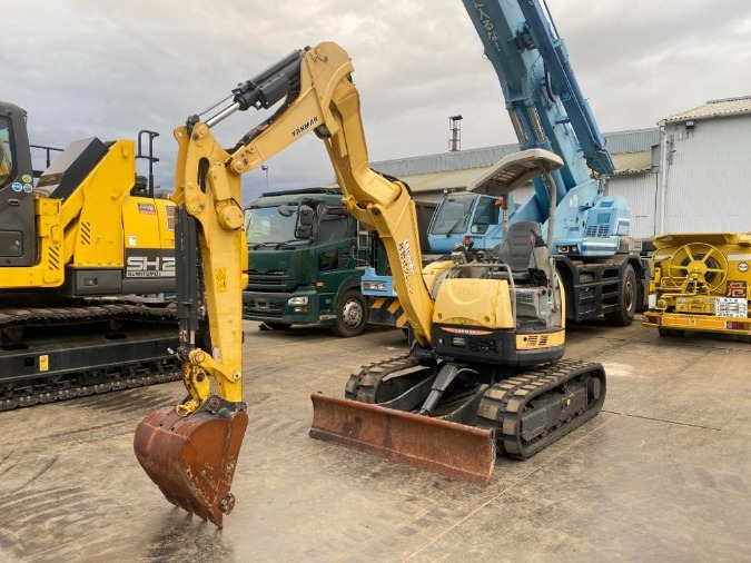 ミニユンボ（ミニバックホー）4t~5t B4-6A