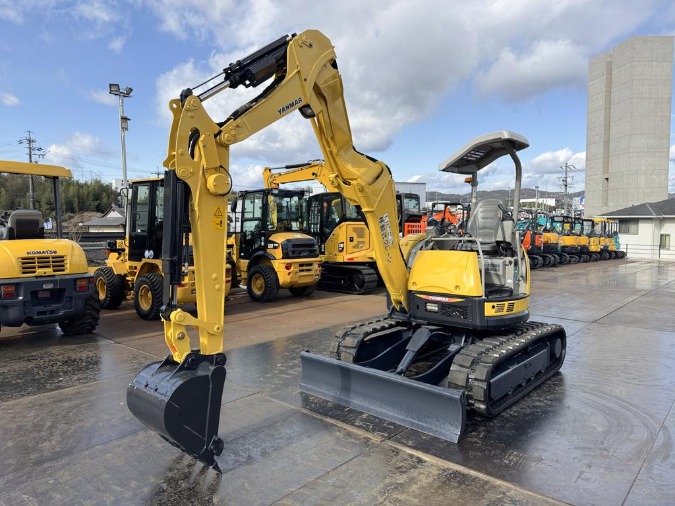 ヤンマー ミニユンボ(ミニショベル)2t~3t B4-6A