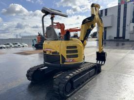 ミニユンボ（ミニショベル）B4-6A