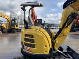 ミニユンボ（ミニショベル）B4-6A