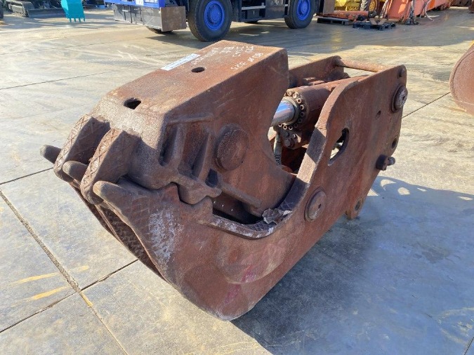 ニューマチック カッター（ユンボ用） G-18