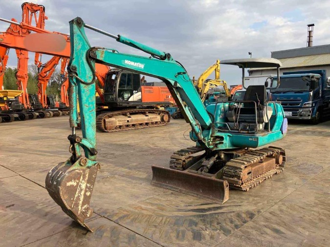 コマツ ユンボ（バックホー）0.25クラス PC30-7