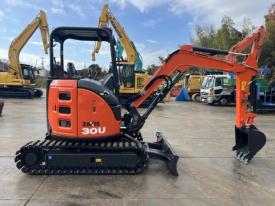 ミニユンボ（ミニショベル）ZX30U-5B