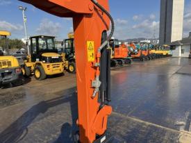 ミニユンボ（ミニショベル）ZX30U-5B