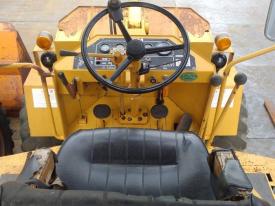 ホイールローダー（タイヤショベル）820