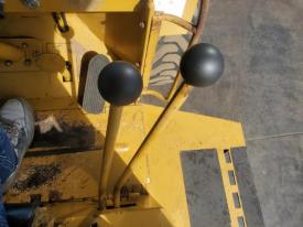 ホイールローダー（タイヤショベル）820