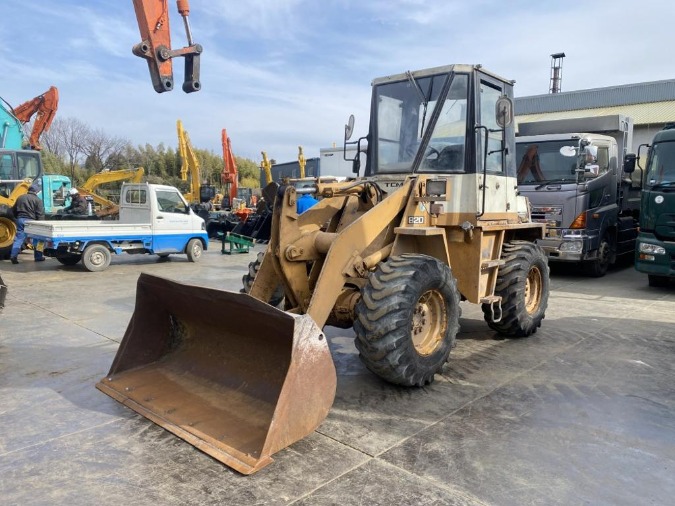 ホイールローダー（タイヤショベル） 820-2